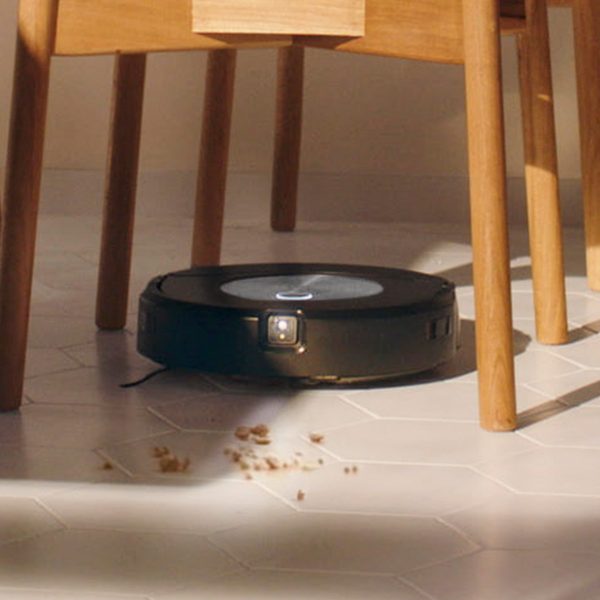 iRobot Roomba Combo j7 Plus Self Emptying Robot Vacuum Mop-11